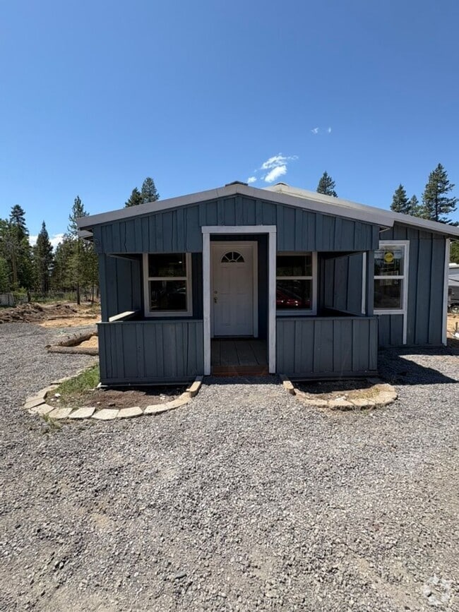 Building Photo - 52563 Doe Ln