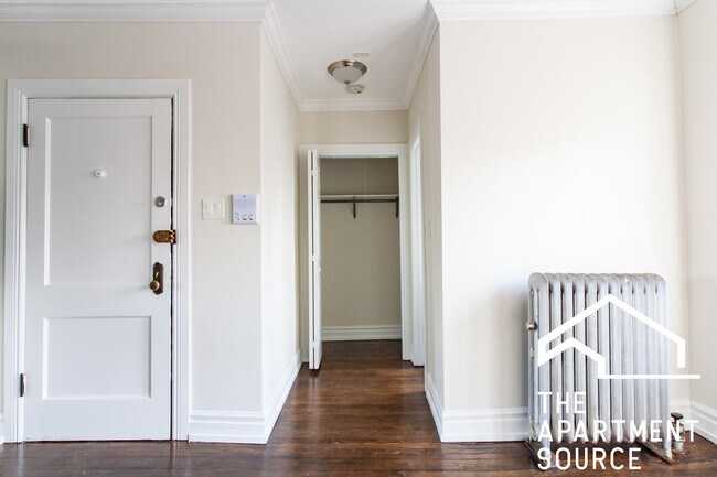 Foto del edificio - 1056 W Lill Ave