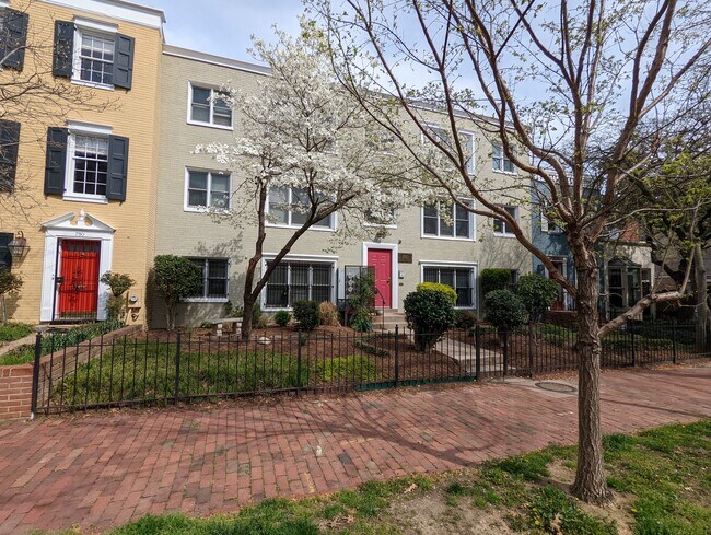 Foto del edificio - 752 9th St SE