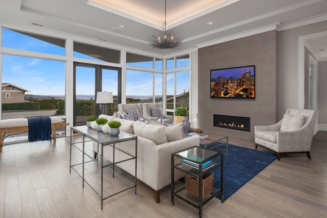 Building Photo - 6Bd/6.5Ba Clyde Hill House