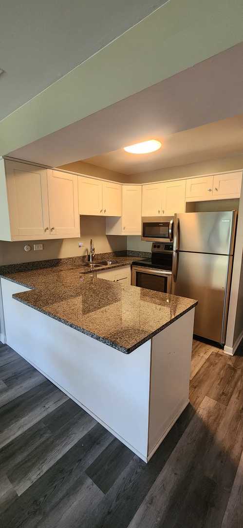 Foto del edificio - 5534 E Lake Dr