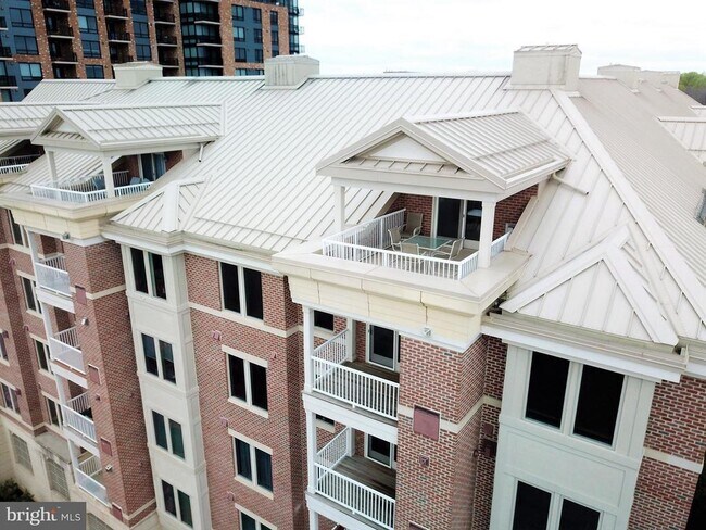 Foto del edificio - 10205 Wincopin Cir