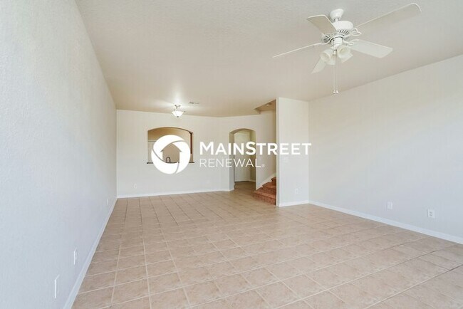 Foto del edificio - 4 Bedroom Pet-Friendly Home in Fort Myers, FL with Main Street Renewal