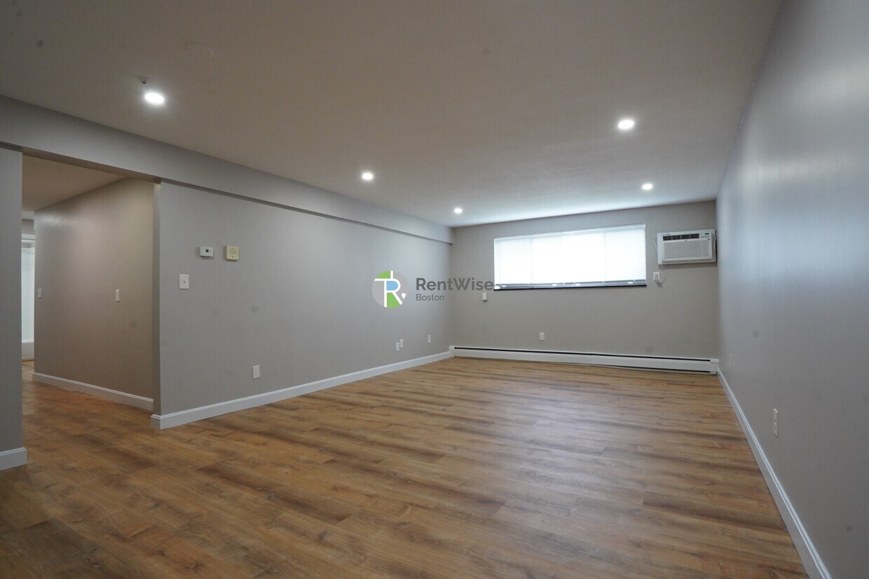 Foto principal - 394 Langley Rd