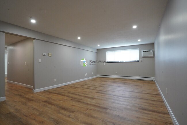 Building Photo - 394 Langley Rd