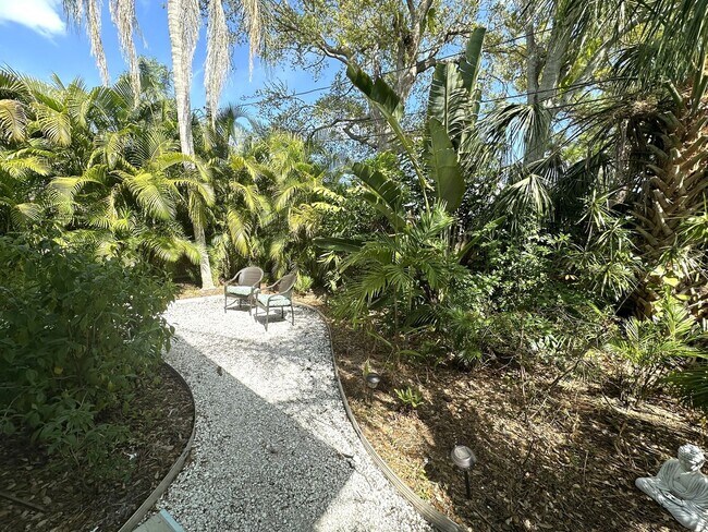 Foto del edificio - GULFPORT FURN. COTTAGE 2/2 EIGHT MONTH RENTAL MAY 1, 2026-JAN. 3, 2027