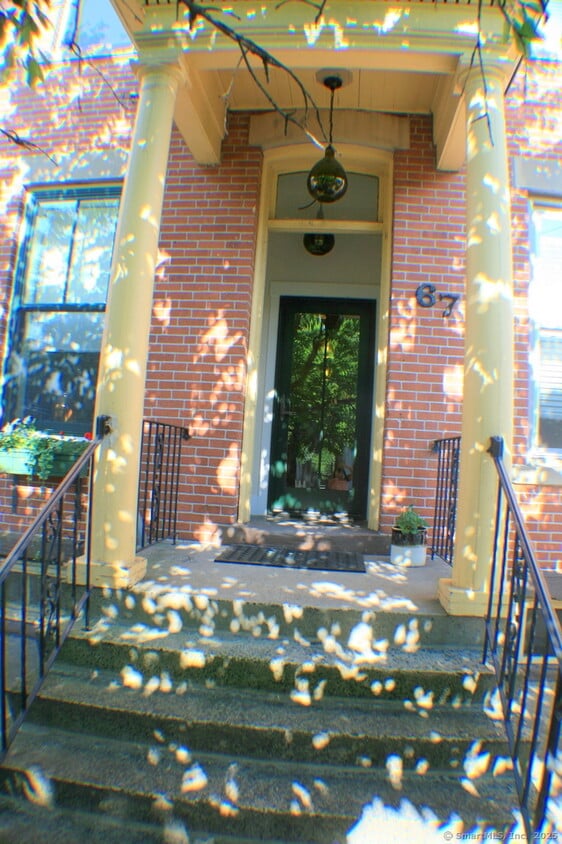 Primary Photo - 67 Warren St