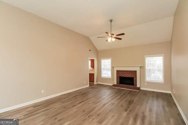 Building Photo - 10990 Knotty Pine Pl