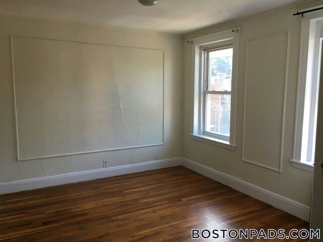Building Photo - 4 Vinal St.