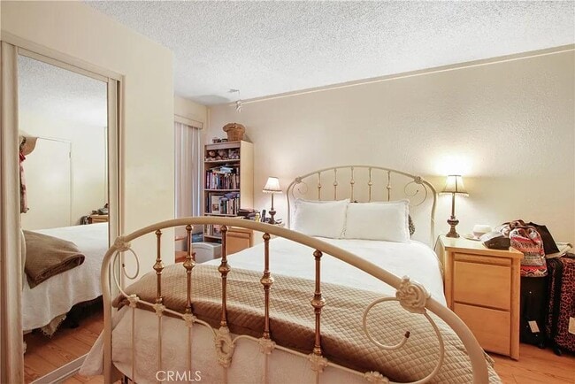 Photo - 1000 W MacArthur Blvd Apartment