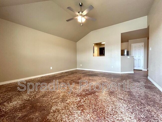 Foto del edificio - 1012A Llano Ct