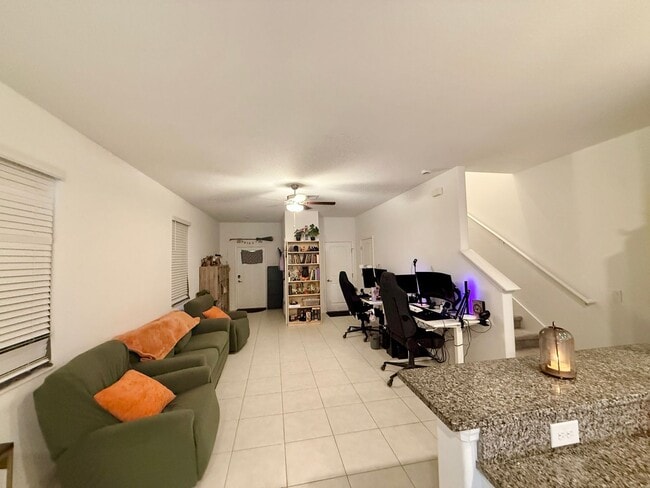 Foto del edificio - Bryant Square 2/2.5 1 car garage