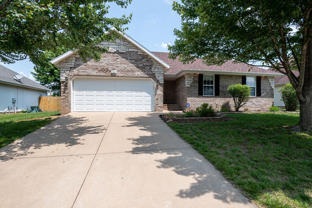 709 E Placer Mill Rd, Nixa, MO 65714 House Rental in Nixa, MO