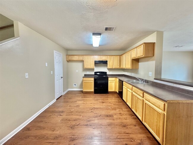 Building Photo - 10618 Pine Landing Dr