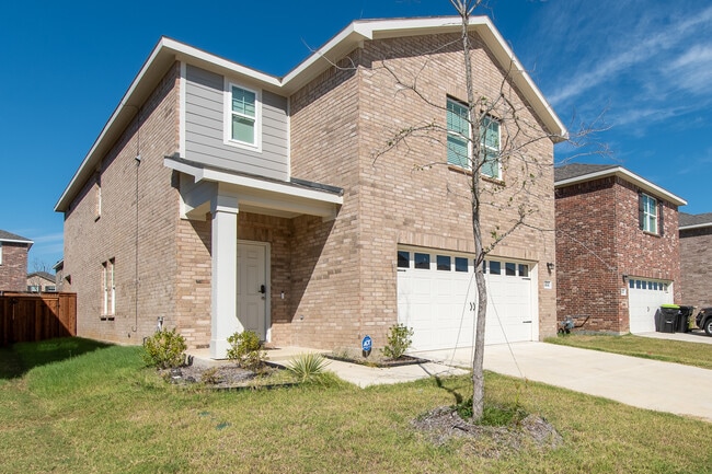 Building Photo - 14141 Emeric St