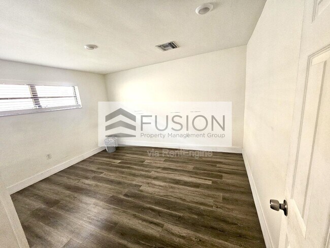 Photo - 1730 Acapulco Dr Apartment