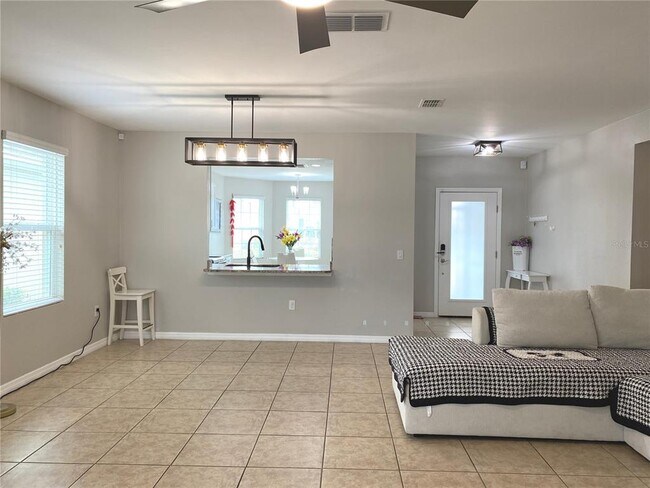 Foto del edificio - 8948 Mondial Ct