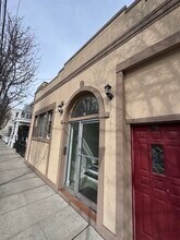 Building Photo - 720 27th St