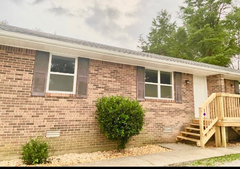Building Photo - 760 Welch Ave