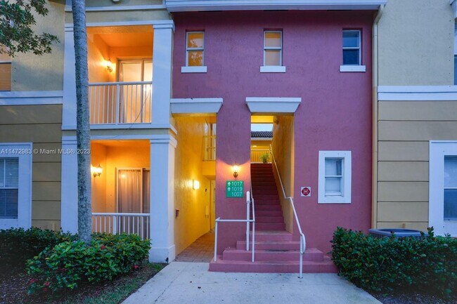 Building Photo - 1017 Shoma Dr