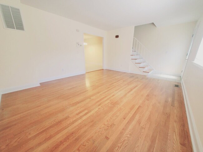 Foto del edificio - 119 Highview Ave