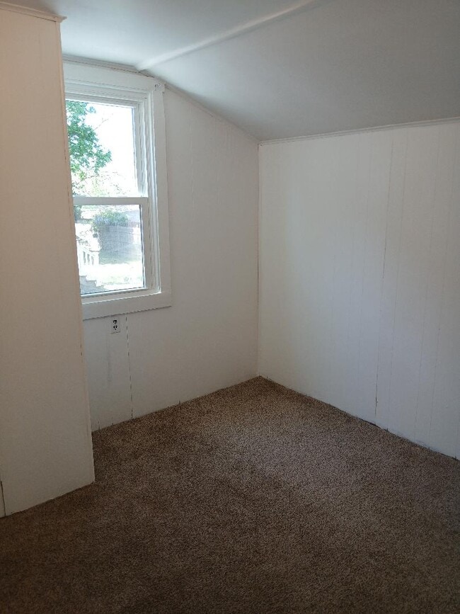 Bedroom 2 - 44 High St