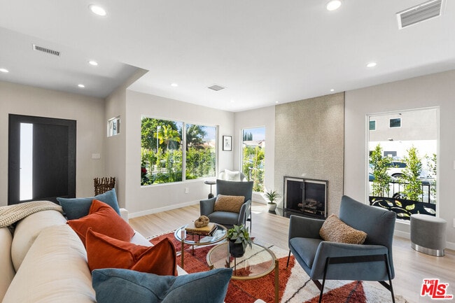 Foto del edificio - 8621 Olin St