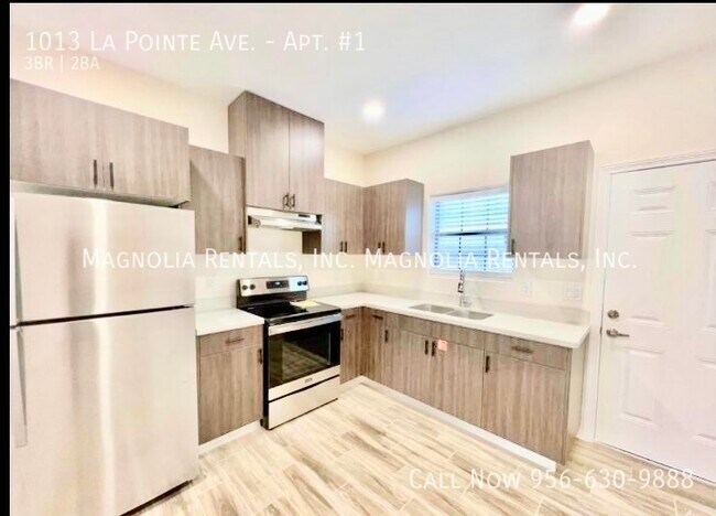 Building Photo - 1st Month Free - 3 bedroom & 2 bath