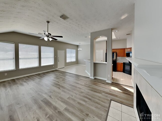 Building Photo - 24022 Holleygate Ct