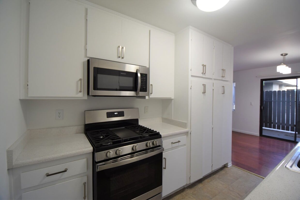 Tudor Garden Apartments Apartments in Sherman Oaks, CA