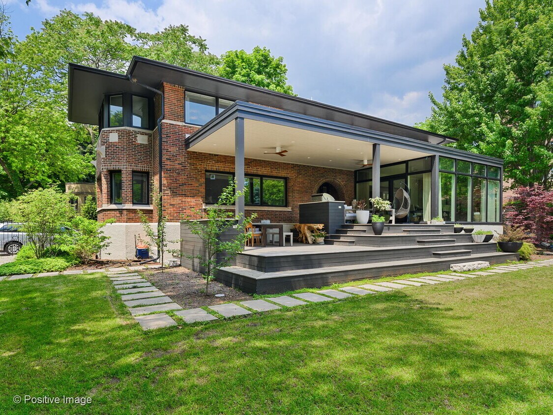 824 W Castlewood Terrace, Chicago, IL 60640 House Rental in Chicago