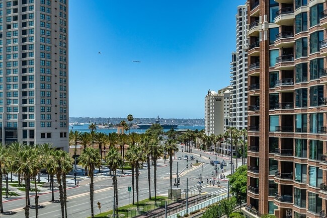 Building Photo - 500 W Harbor Dr