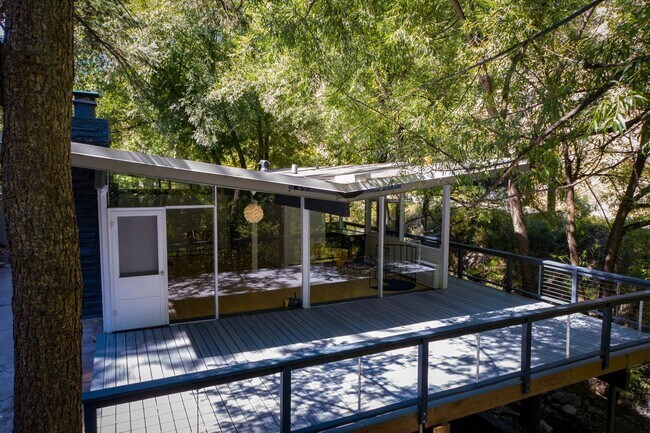 Foto del edificio - INCREDIBLE Mountain Home! 3BD/1BA- Availab...