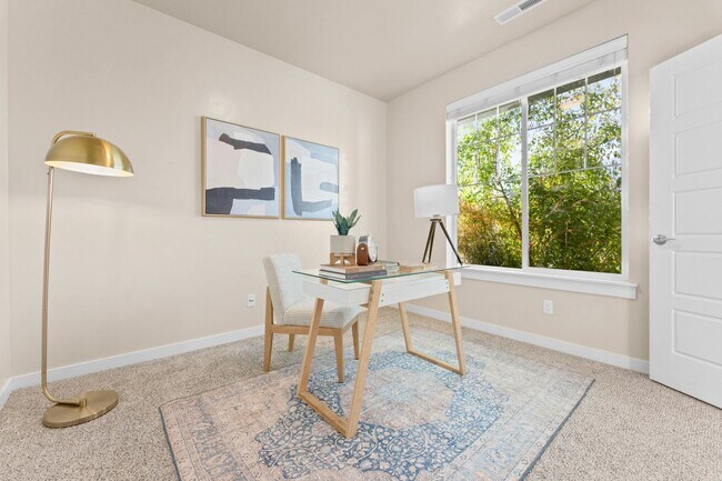 Foto del edificio - 5 Bedroom 2.5 Bath FOUR CAR GARAGE Eagle, ...