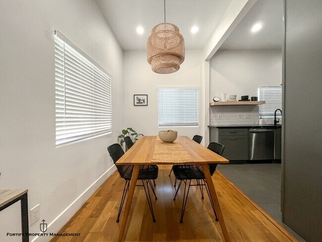 Foto del edificio - 2708 W 60th St
