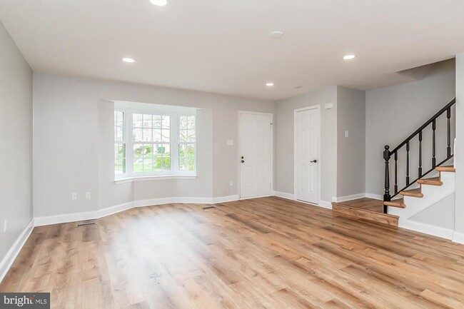 Building Photo - 142 English Run Cir