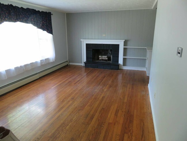 Building Photo - 207 Dale Rd