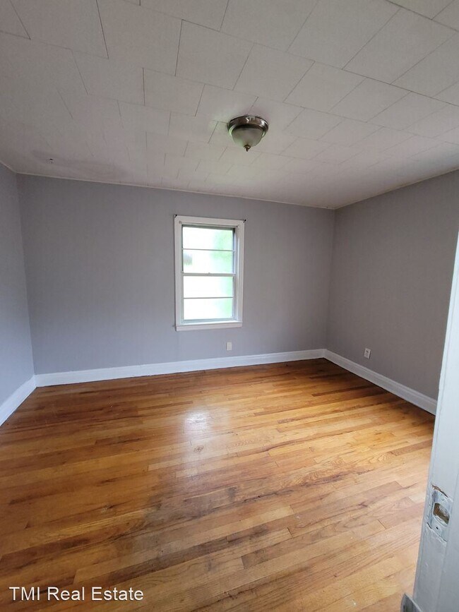 Building Photo - 3 br, 1 bath House - 1741 33rd St Ens