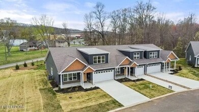 Building Photo - 1402 Summer Mdw Dr
