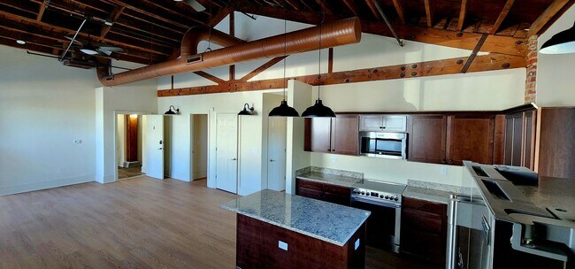 Foto del edificio - Flag Factory 10K