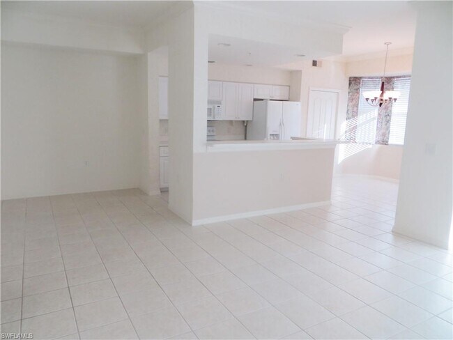 Building Photo - 10461 Washingtonia Palm Way