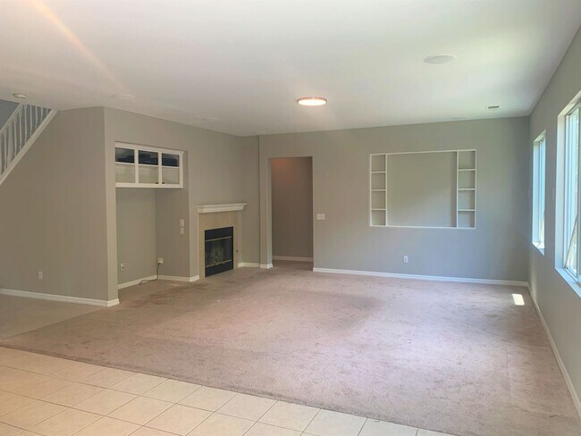 Foto del edificio - Coming Soon…..Beautiful 5BR/3BA 2-story Home in Gated Community! Pool, Spa, Tot lot!