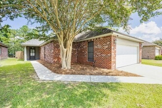 Building Photo - 3430 Northlake Ave