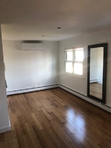 Foto del edificio - 8916 Cooper Ave