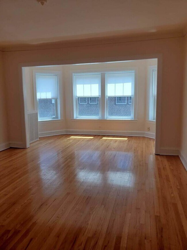 2114 Sherman Ave Unit 2E, Evanston, IL 60201 Condo for Rent in