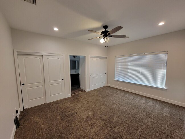 Building Photo - BEAUTIFUL HOME Located in Tierra Grande