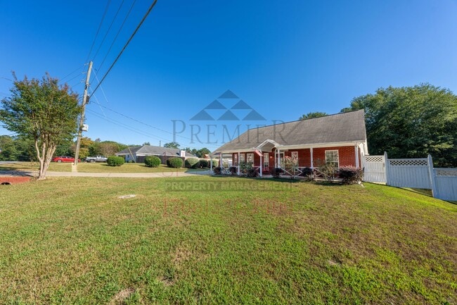 Foto del edificio - 393 Lee Rd 554