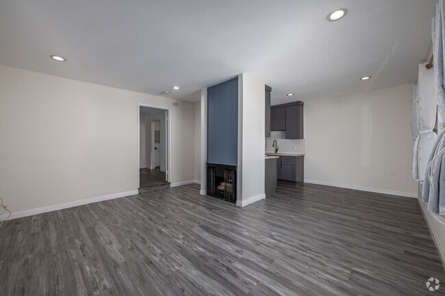 1BR, 1BA - 650SF - Dining Room - 14607 Gilmore St