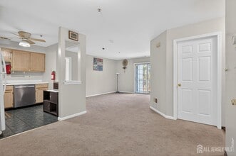 Building Photo - 726 Waterford Dr