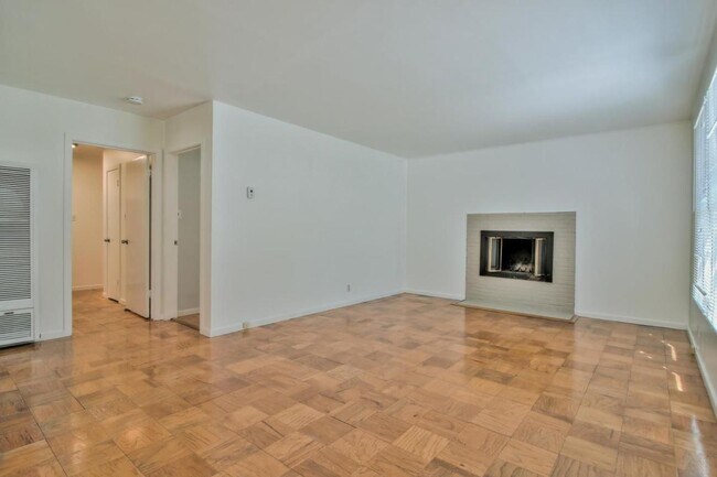 Building Photo - 421 Pope St